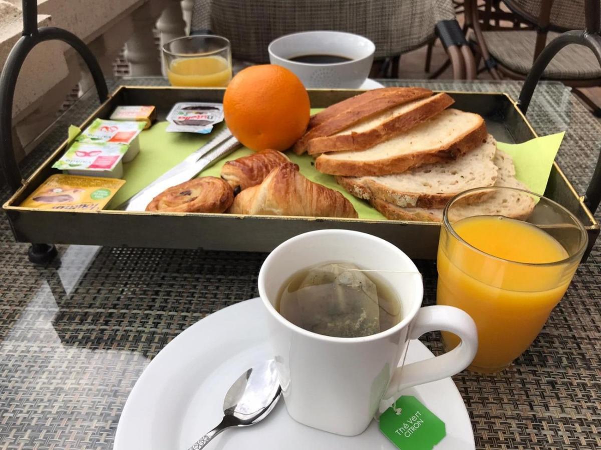 A La Villa Perroy Les Chambres Sont Spacieuses Et Les Petit-Dejeuners Offerts Dunkirk Exterior foto